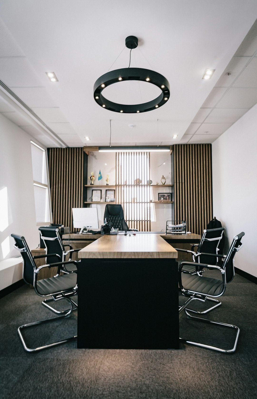 Maximize Productivity with Essential Task Chairs in Your Work Environment - Platinum-Level Office Chairs