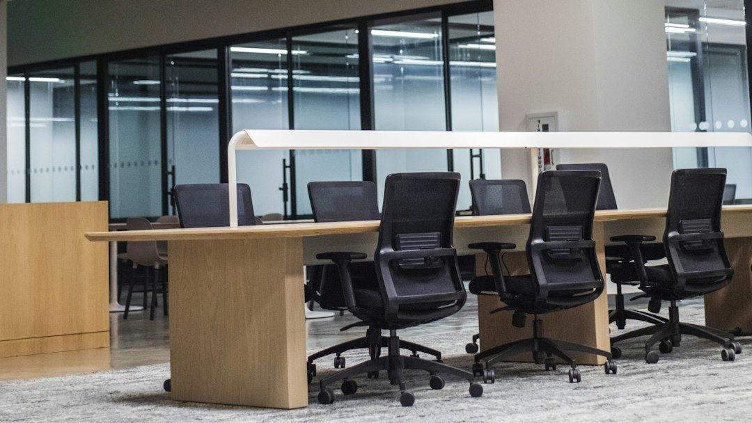 The Benefits of Using Big & Tall Office Chairs: Comfort and Support for a Productive Workday - Platinum-Level Office Chairs