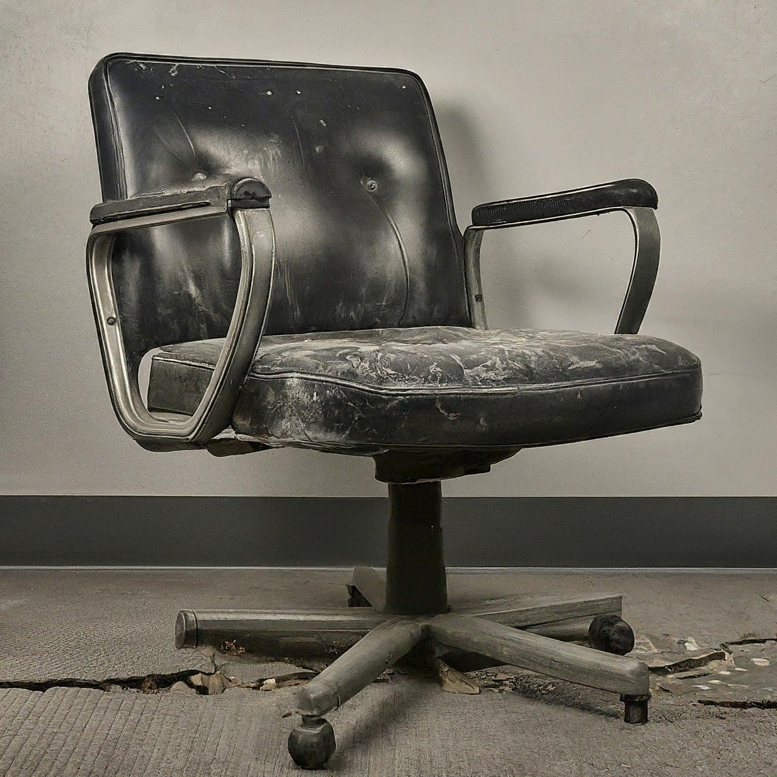 Revitalizing Your Old Office Chair: A Guide to Common Replacement Parts - Platinum-Level Office Chairs