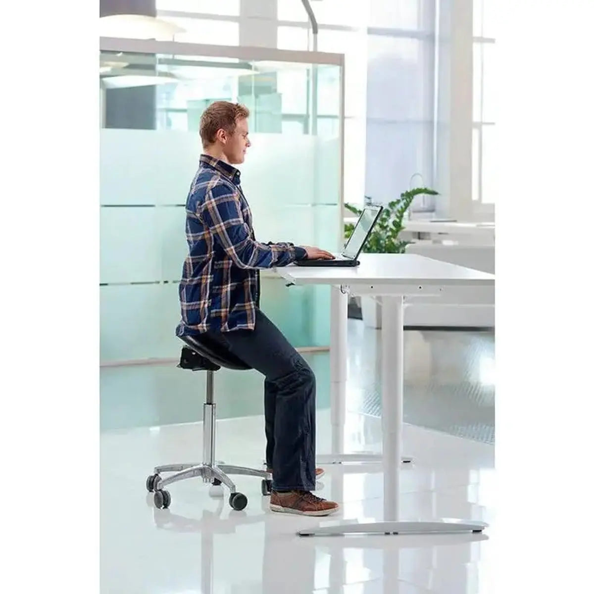 Adjustable Black Saddle Stool With Wheels For Dental Office Salon Clinic Lab Ergonomic Tilt Chair ADS