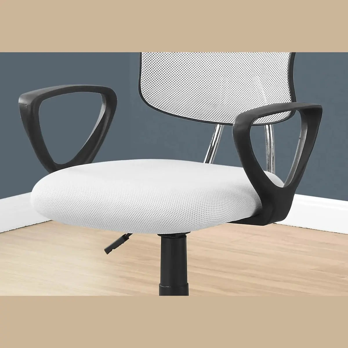 Ergonomic Office Chair with Adjustable Swivel Comfort and Mesh Back Platinum-Level Office Chairs