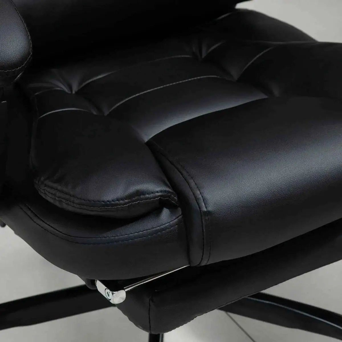 Vinsetto Deluxe Ergonomic Massage Office Chair with Lumbar Support and - Platinum-Level Office Chairs